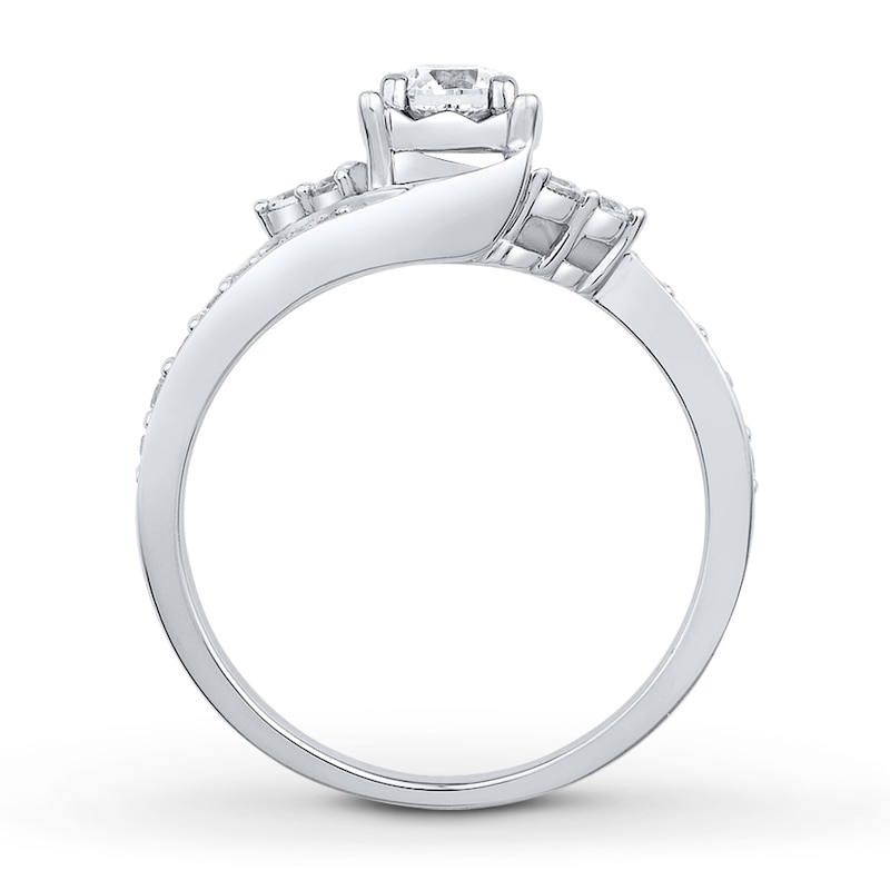 Diamond Engagement Ring 5/8 ct tw Round-cut White Gold Plated