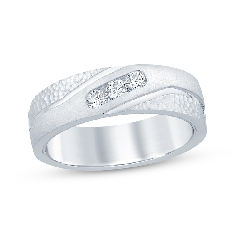 Men’s Round-Cut Diamond Hammered Finish Wedding Band 1/4 ct tw White Gold Plated